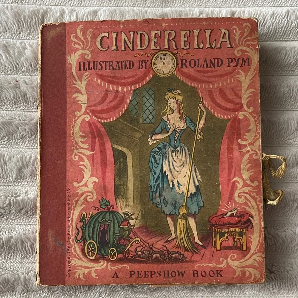 Cinderella Illustrated Peepshow Book - Picture 1 of 7